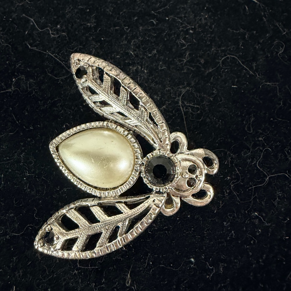 Elegant Vintage Sliver-Tone Bumblebee 🐝 Faux Pearl and Black Rhinestones